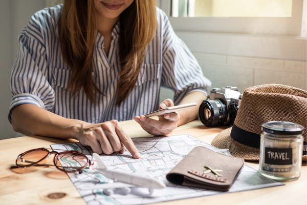 Como Escolher o Melhor Destino para Sua Primeira Viagem Solo com Segurança
